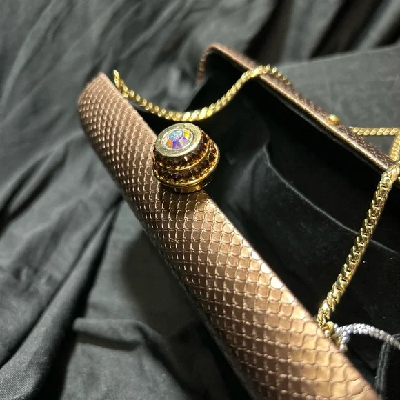 CRISTAL VTG Rare Clutch Bronze Fish Scale design wSwarovski Clusters kiss clasp - Picture 11 of 16